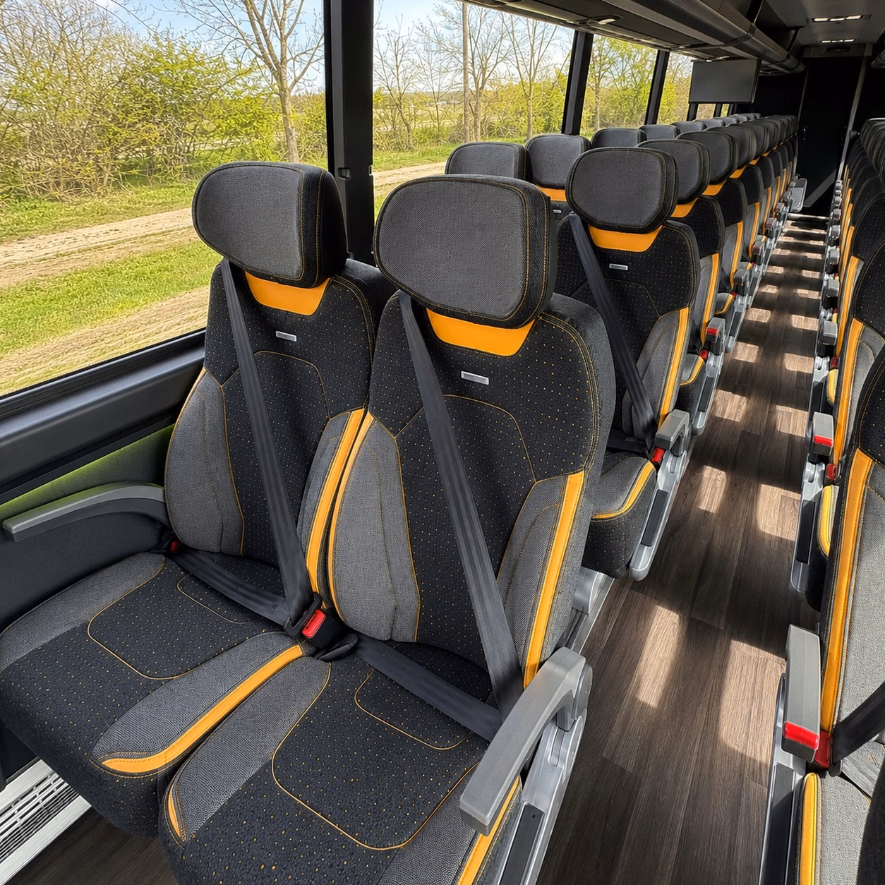 charter buses for sioux city musketeers games and ushl events